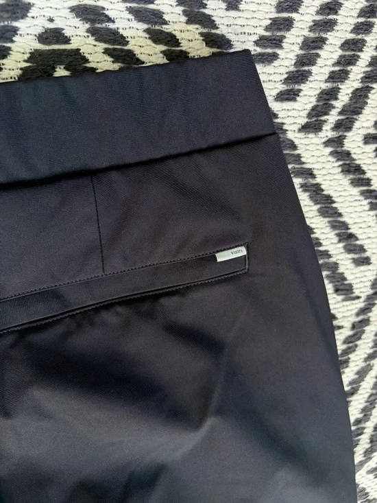 Vuori Pants Women Sz S Black Meta Wide Leg Trouser Stretch Pintuck Office EUC - Picture 13 of 16